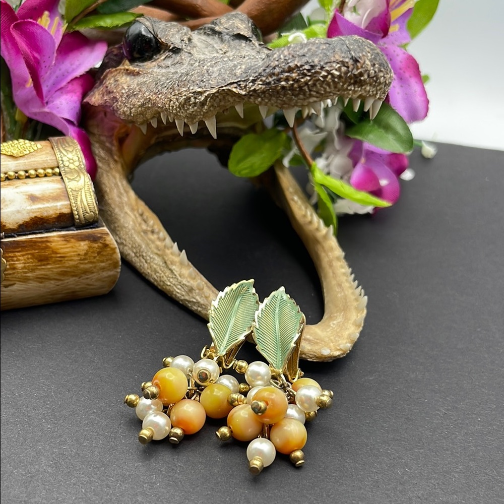 Hobé cha cha dangle clip on earrings vintage 🔥